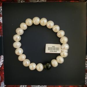 Helzberg Dimonds white pearl bracelet